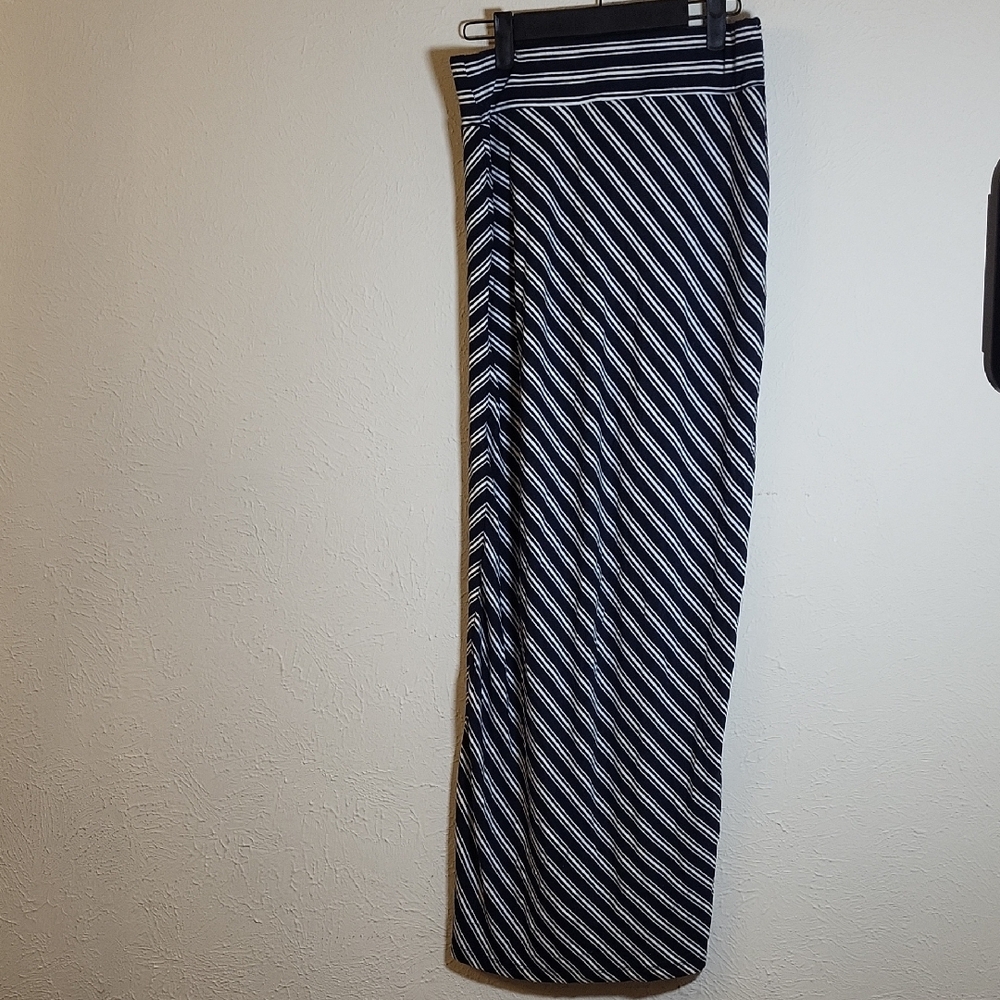 Ann Taylor Diagonal Striped Maxi Skirt in Black and White - Picture 2 of 5